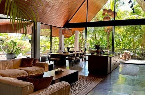 Mas Villa | The Wing Ubud - 6BR Boutique Villa Concierge Service