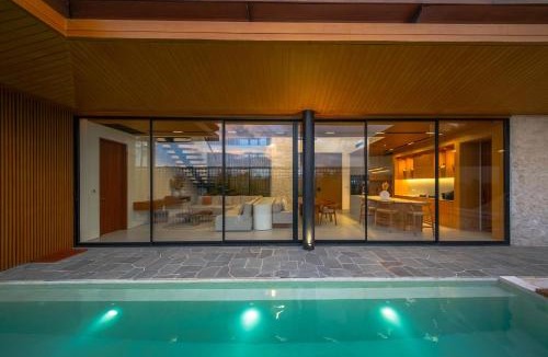 Tumbak Bayuh Bed & Breakfast | Three Bedroom Pool Villa - VIIV House by Soobali