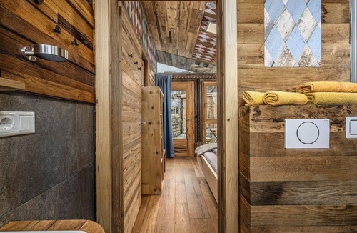 Inzersdorf im Kremstal Bed & Breakfast | Tiny House Diamant - Seminar center der baum