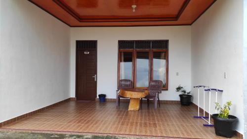 Tuk Tuk Bed & Breakfast | Toba Sunset