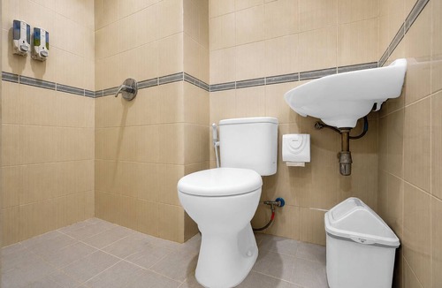 Gresik Hotel | Townhouse Oak Hotel Damar Kurung