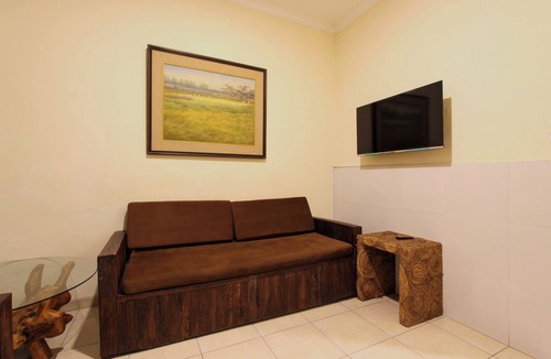 Kasihan Hotel | Townhouse Oak Pancanaka Malioboro Hotel