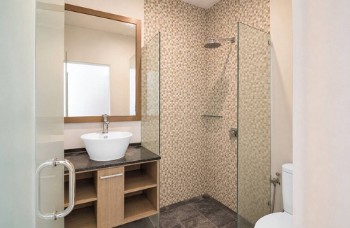Renon Hotel | Townhouse Oak The Vinhill Studio