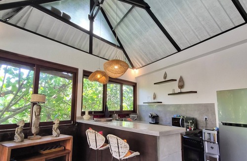 Batu Bolong House | Tranquil 2-bedroom house with AC in charming Canggu