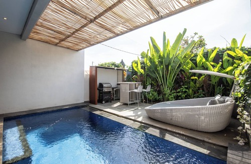 Munggu House | Tropical 1BR Sanctuary w/Private Pool, Garden View