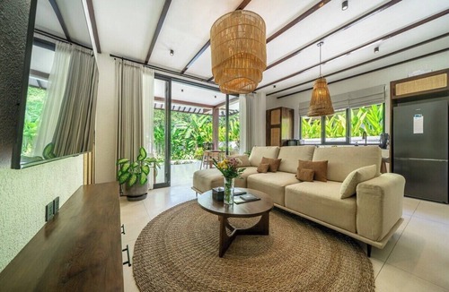 Penestanan Villa | Tropical 3BR Villa in Ubud w Pool, Patio & Garden