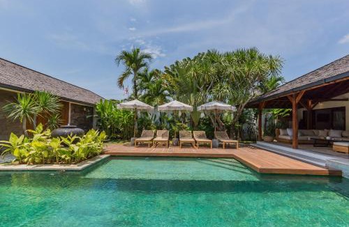 Nakula Villa | Tropical 5BR Villa & 20m Pool, Sleeps 12