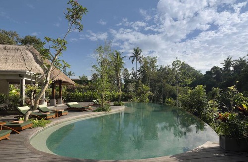 Ubud Resort | Tropical Ubud Hideaway with Private Balcony, Local Artistry & Modern Comfort