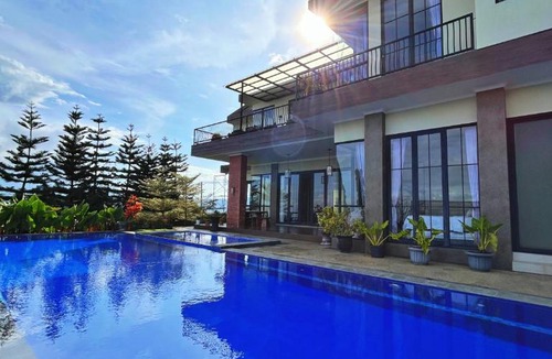 Batu House | Twinpine villa