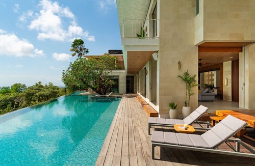 Bukit House | Uluviu Villa: 6BR Estate with Vantage Views, Pool, Sauna, Jacuzzi, Chef & Butler
