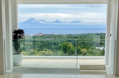 Pecatu Villa | ULUWATU LUXURIOUS VILLA 4BR, POOL, GYM, OCEAN AND GOLF VIEW