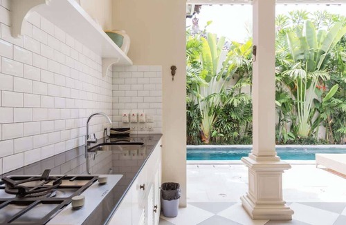 Laksmana Villa | Unwind at Seminyak Pool Villa 1Min Walk to Center