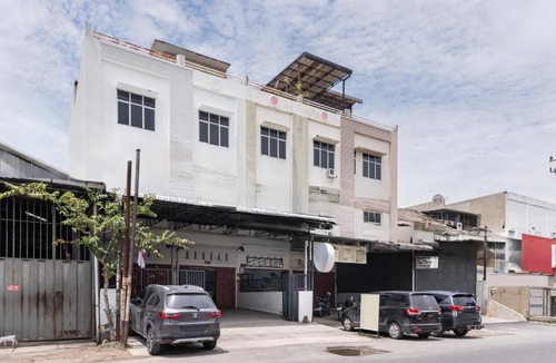 Medan Hotel | Urbanview Hotel Bilal Medan