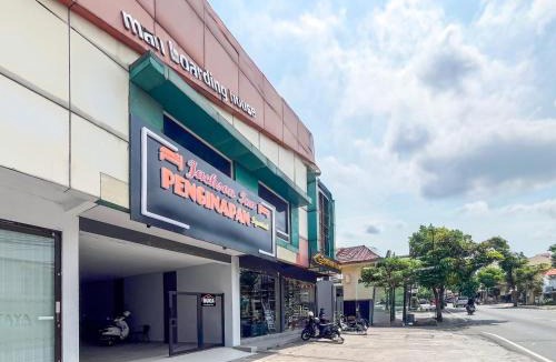 Malang House | Urbanview Hotel Jackson Living near Stasiun Malang