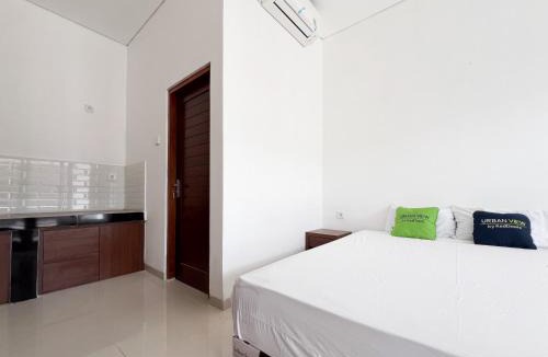 By Pass Ngurah Rai House | Urbanview Hotel Tegal Jinah