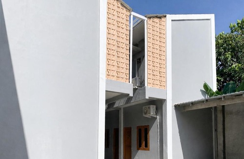 Condongcatur House | Urbanview Hotel The Little Social Yogyakarta
