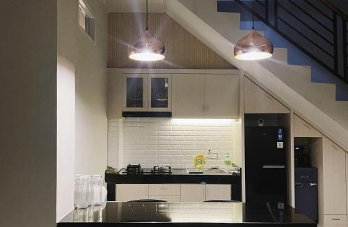 Makassar Hotel | Urbanview Hotel Wollangi Syariah Panakkukang Makassar
