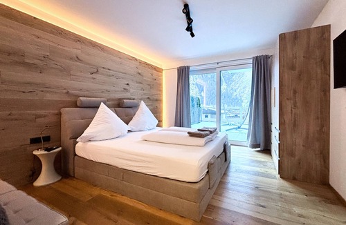 Runhof Apartment | Vacation apartment/apartment for 4 guests with 70m² in Längenfeld (296463)