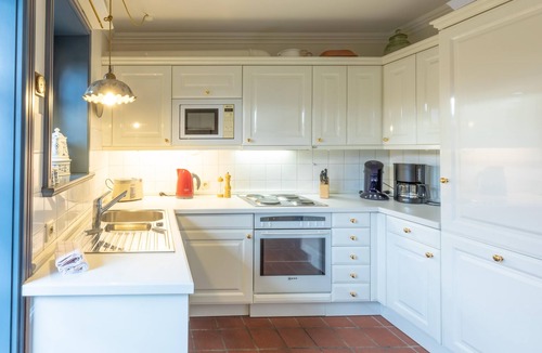 West Husum House | Vacation home Reethus Ulla in Husum for up to 4 people
