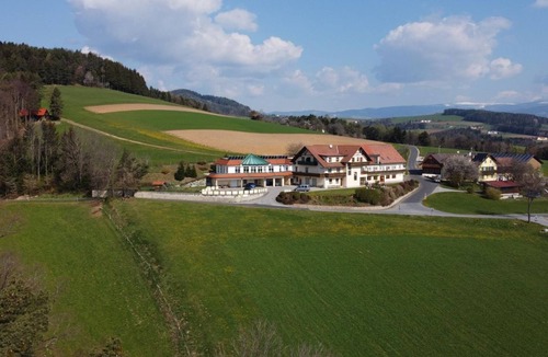 Grafendorf bei Hartberg House | Vacation suite with balcony - Wohlfühl Hotel Wiesenhof