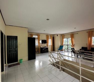 Berastagi Villa | Vila Biru Gundaling Brastagi