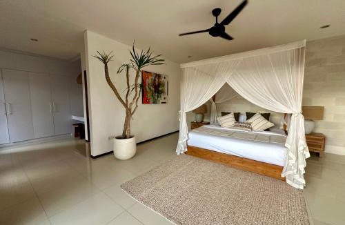 Berawa Villa | Villa 3BR Canggu 5 Mins to Berawa Beach and FINNS