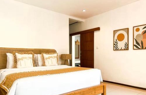 Berawa Villa | Villa 3BR Canggu 5 Mins to Berawa Beach and FINNS