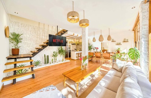 Sunset Road Villa | Villa Aztec - 6BDR, private pool and garden