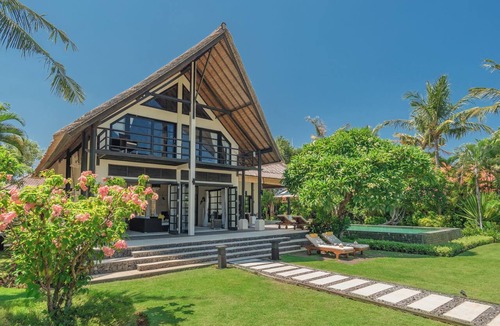 Banjartegehe House | Villa Banjar Beach: Private villa with a chef, pool, and beach - Lovina, North Bali