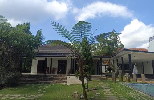 Pamijahan Villa | Villa Camphills