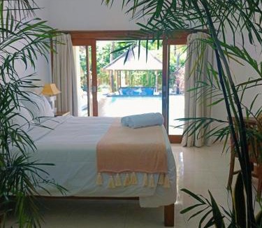 Gili Trawangan Villa | Villa Dunia - 400M Private Villa Walk to Beach Top location Gili Trawangan