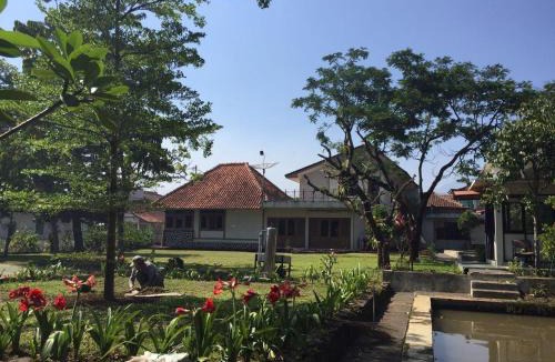 Banjaran Villa | Villa FERIDYS Cimaung, Private Mountain View Villa with Pickleball Court