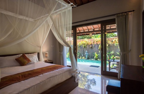 Lodtunduh Villa | Villa "I LOVE YOU" inhale Bali vibe! Brand New!