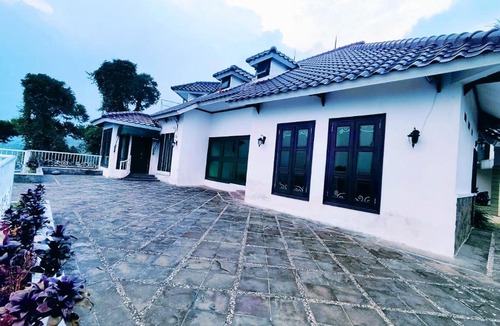 Cipanas Villa | Villa Puncak