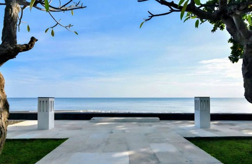 Lokapaksa Villa | VILLA TERANG BULAN: Luxury Private 4BR Tropical Beachfront Villa w/Staff & Pool