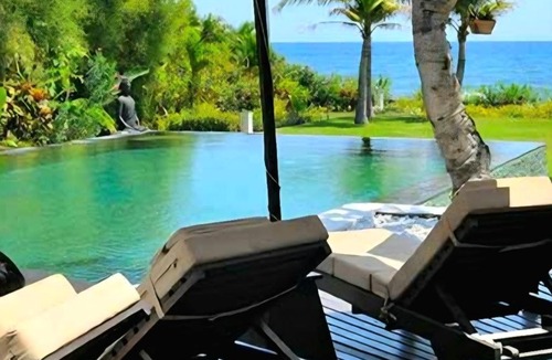 Lokapaksa Villa | Villa Terang Bulan - luxury private beachfront villa