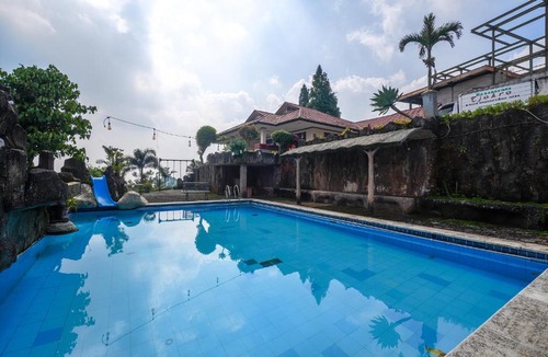 Cisarua Hotel | Villa Tjokro 1 By ARBA