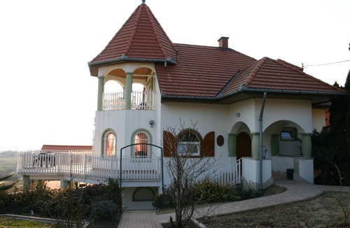 Cserszegtomaj Villa | Villa with breathtaking views in Heviz, indoor pool 9,30x3,50x1,40 m