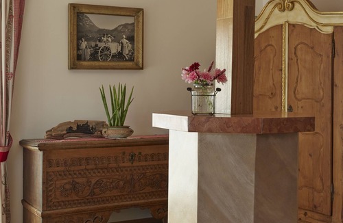 Ehenbichl House | Welcome to our romantic castle chalet in Ehenbichl
