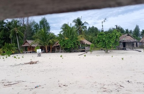 Raja Ampat House | West Waigeo Bungalow