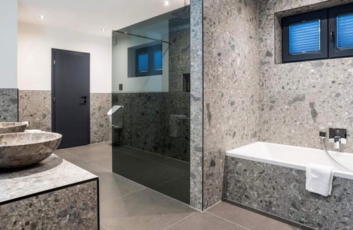 Reith bei Seefeld Apartment | Wildfang Guesthouse - cottage, shower or bath, toilet, comfort