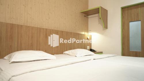Medan Hotel | Wisma Sederhana Medan Mitra RedDoorz