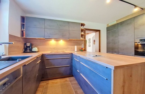 Soell House | Wonderful private villa for 10 guests with WIFI, TV and balcony