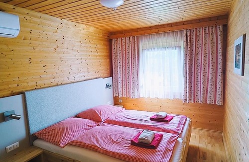 Klopein Apartment | Wooden Bungalow by the Lake No. 2 - Ferienwohnungen Lipnik