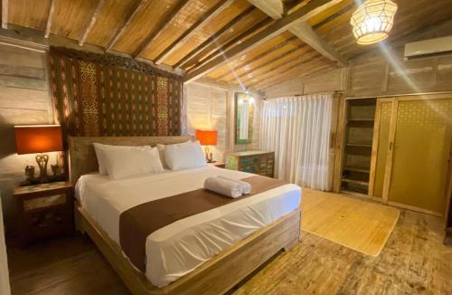 Bukit House | Wooden Cabin In Jimbaran - Lilium Suite