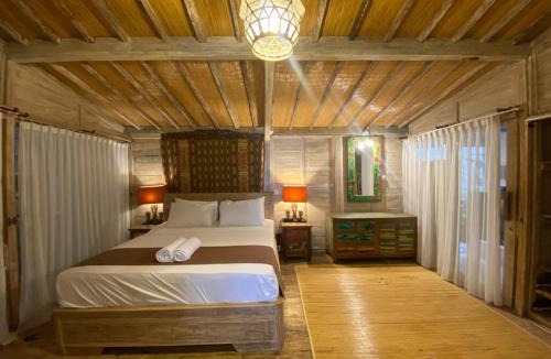 Bukit House | Wooden Cabin In Jimbaran - Lilium Suite