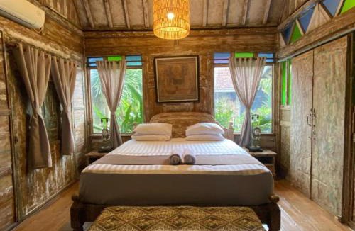 Bukit House | Wooden Cabin In Jimbaran - Lavender Suite