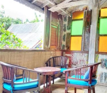 Bukit House | Wooden Cabin In Jimbaran - Magnolia Suite