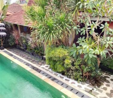 Bukit House | Wooden Cabin In Jimbaran - Marigold Suite