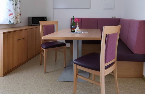 Klopein Apartment | Yellow Apartment "Schau zum See" No. 6 - Lipnik Vacation Rentals